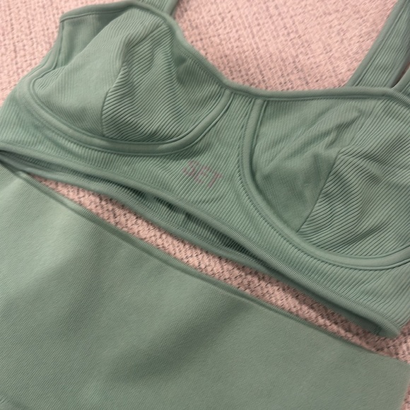 Set Active Set - Picture 3 of 6